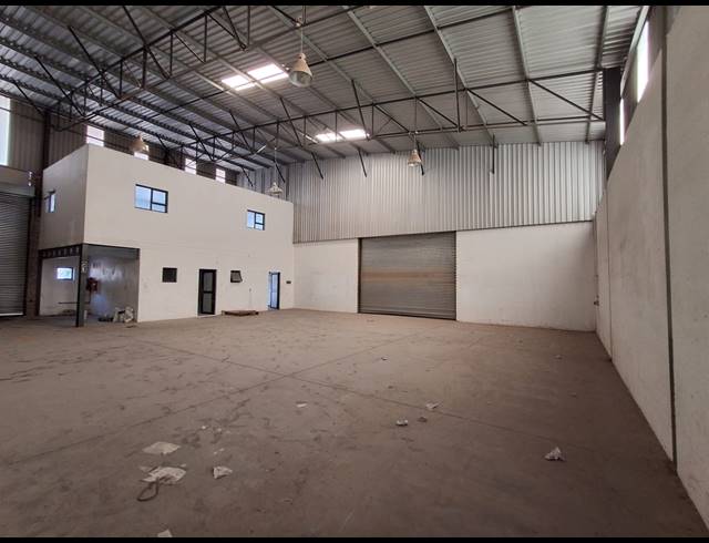 350M² WAREHOUSE TO LET IN WYCHWOOD